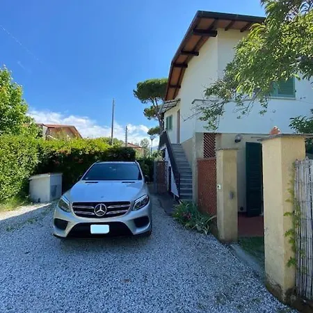 La Casina Di Feriehus Forte dei Marmi