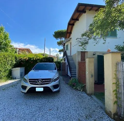 La Casina Di Nyaraló Forte dei Marmi