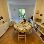 La Casina Di 펜션 포르데데이마르미