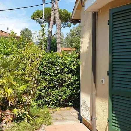 La Casina Di 펜션 포르데데이마르미
